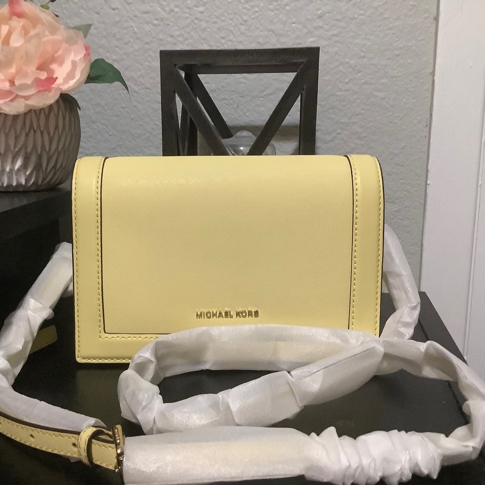 Michael kors crossbody bag